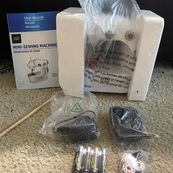 Mini Portable Sewing Machine - Picture 5 of 5
